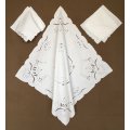 Σετ Καρέ λινό κεντητό με 4 πετσέτες 85x85 - DressingHome - SR588/1225 | Καρέ - Τραπεζοκαρέ | DressingHome