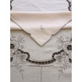 Σετ Τραπεζομάντηλο Οβάλ κεντητό με 12 πετσέτες Λινό 175x260 - DressingHome - 53017 | Τραπεζομάντηλα | DressingHome